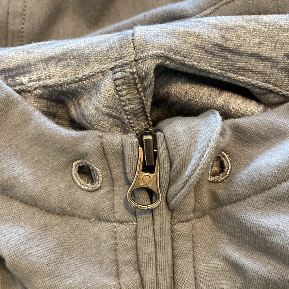 🍋Lululemon Take Ten soft hoodie in perfect condition! - Picture 6 of 6